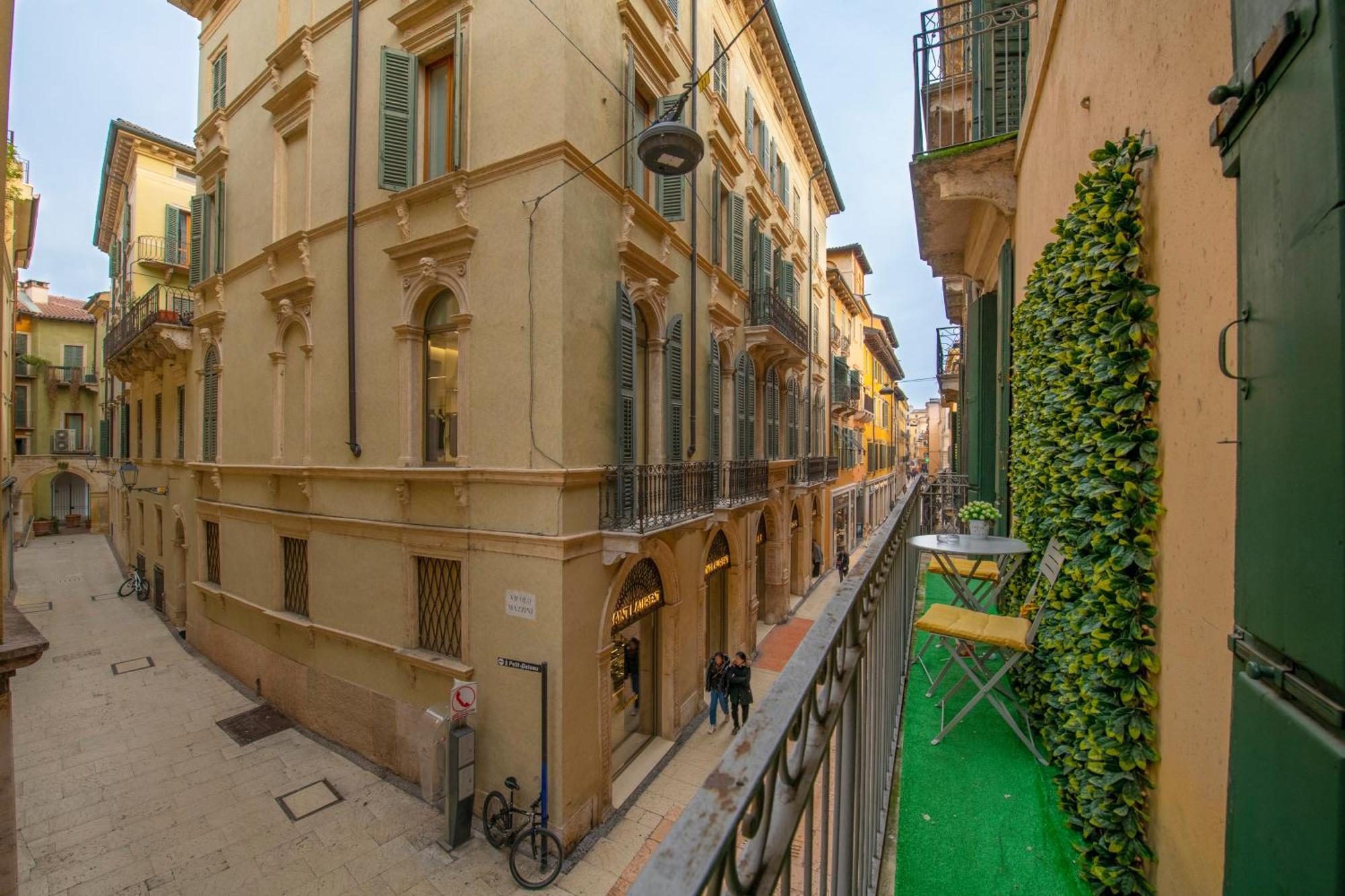 Palace Home Mazzini Verona Esterno foto